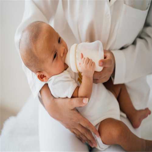 宝宝金水对新生儿的危害是什么？